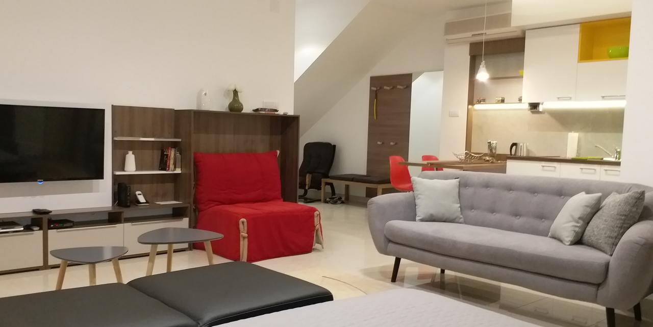 Appartamento Centar Lux Vrsac Esterno foto