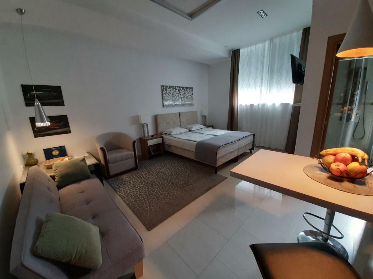 Appartamento Centar Lux Vrsac Esterno foto